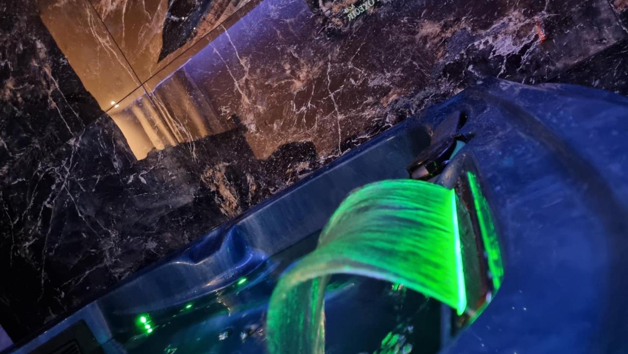 Apartment Royalspa D'amour Avec Jacuzzi Privatif *
