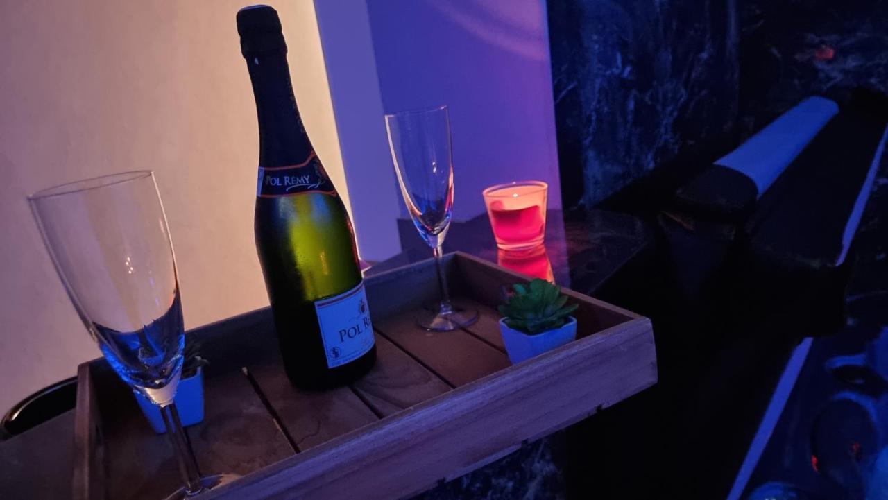 Royalspa D'amour Avec Jacuzzi Privatif Apartment *