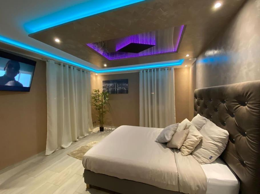 Royalspa D'amour Avec Jacuzzi Privatif * Straßburg